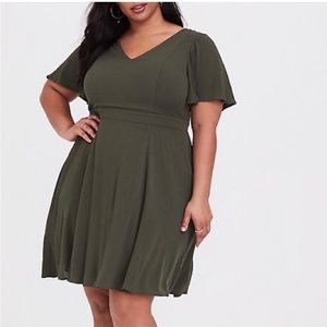 👗👗 Torrid Olive Green Short Sleeve Dress, Size 1 👗👗